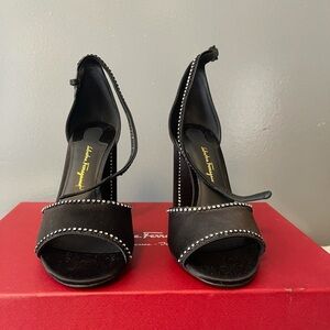 New Salvatore Ferragamo Pump Heel Shoe